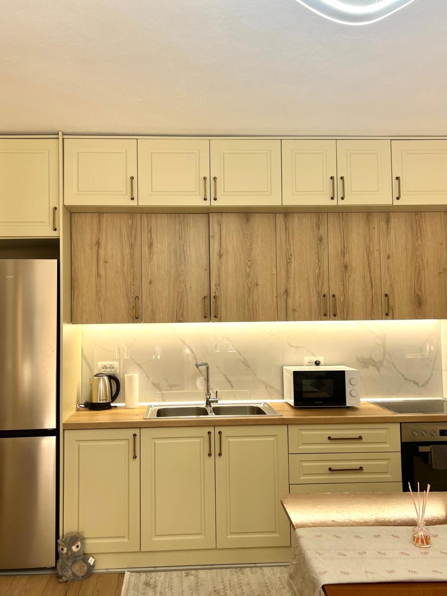 Gloria Apartment *